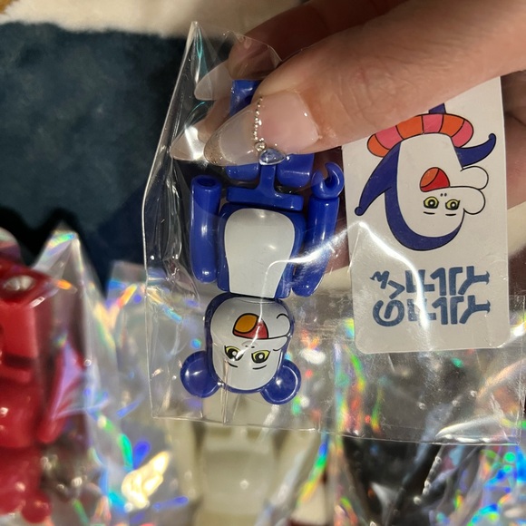 Colorful Bear Keychain Set - Picture 5 of 6